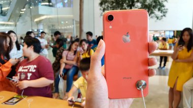 Apple Store'da yeni Apple iphone Xr eller