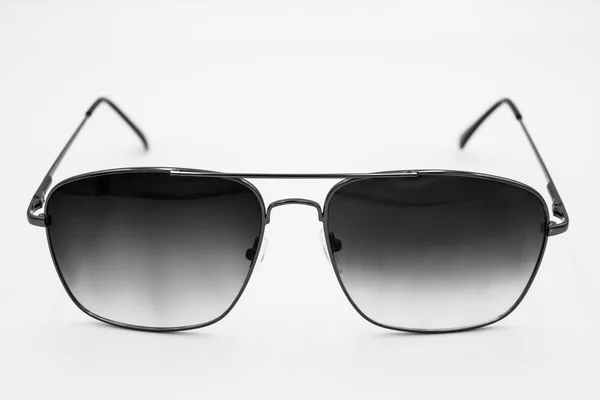 UV ekran güneş gözlükleri çok serin ans erkekler ve kadınlar için akıllı — Stok fotoğraf