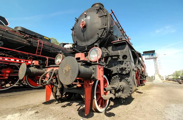 Trains Vapeur Vintage Par Une Journée Ensoleillée Bleue — Photo