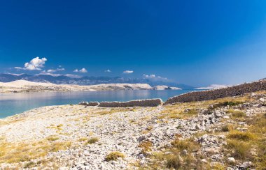 Taş duvarlar güzel ada Pag, Hırvatistan, Avrupa Kuru