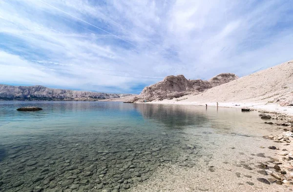 惊人的白色石头海滩上帕格岛在克罗地亚 — 图库照片#