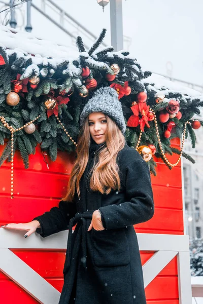 Beautiful Russian Girl Cloud Day Winter Style Clothes Walking Tverskaya — Stock Photo, Image