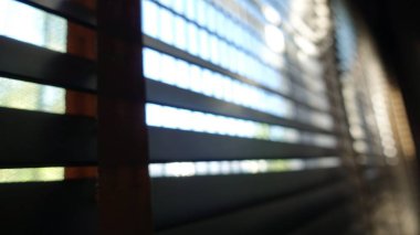 akşam güneş ışığı ile ahşap pencere panjur, dekoratif iç ev concept dışında