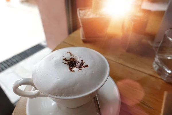 Café Cappuccino Con Una Taza Blanca Leche Blanda Parte Superior —  Fotos de Stock