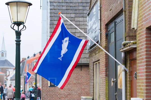 渔村庄的正式旗子 Urk 在荷兰 Urk 自治市在经济宗教和人口统计学上不同 并且在平均收入主要在荷兰平均 — 图库照片