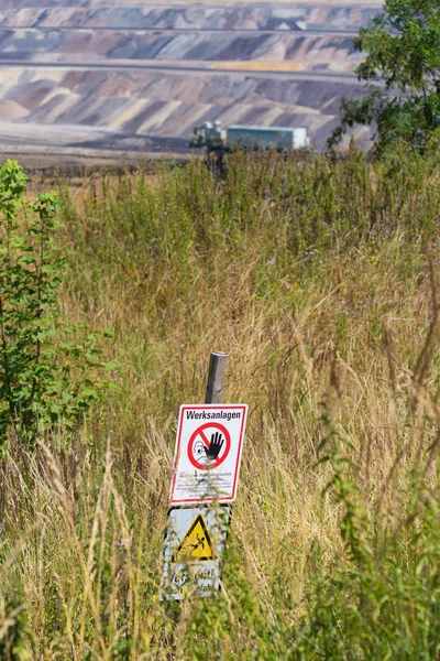 Garzweiler 棕煤矿警示标志 — 图库照片