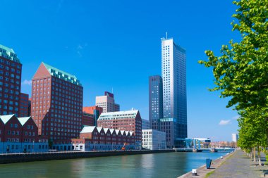 Rotterdam, Hollanda - 6 Mayıs 2017: Modern konut mimarisi Spoorweghaven (demiryolu liman boyunca)