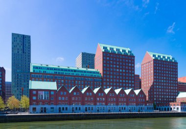 Rotterdam, Hollanda - 6 Mayıs 2017: Modern konut mimarisi Spoorweghaven (demiryolu liman boyunca)