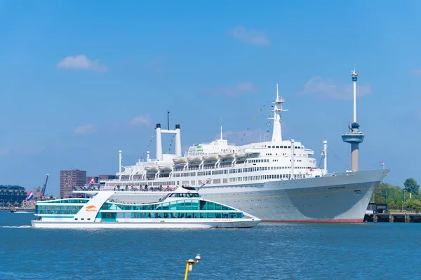 Rotterdam Niederlande Mai 2017 Ausflugsboot Vor Dem Rotterdam Einem Ehemaligen — Stockfoto