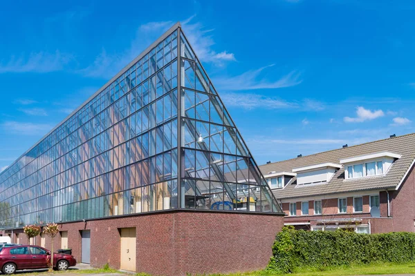 Schiedam Ολλανδία Μαΐου 2017 Διάφανο Γκαράζ Κτίριο Γυάλινη Οροφή — Φωτογραφία Αρχείου