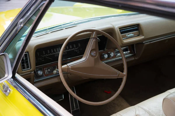 Nijverdal Netherlands May 2017 Steering Wheel Yellow Cadillac Oldtimer — Stock Photo, Image