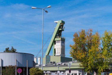 Bottrop, Almanya - 29 Ağustos 2018: Tower of Bergwerk Prosper-mehmet, bir ülkenin son kömür madenlerinin