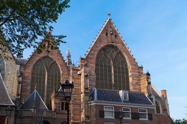 Stary Kościół Lub Oude Kerk Najstarszy Budynek Najstarszy Kościół Parafialny — Zdjęcie stockowe