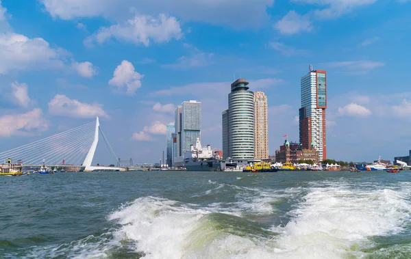 Moderne Skyline Van Haven Van Rotterdam Een Zonnige Dag — Stockfoto