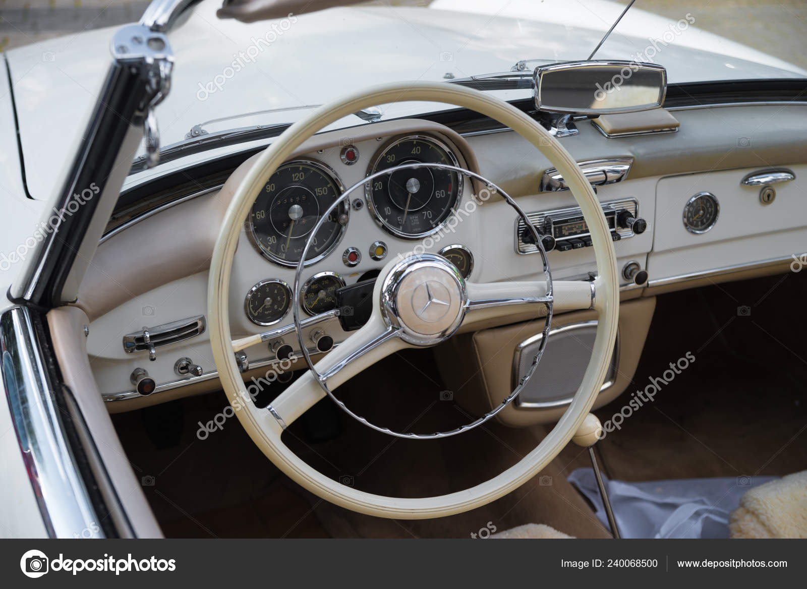 Vintage mercedes steering on sale wheel