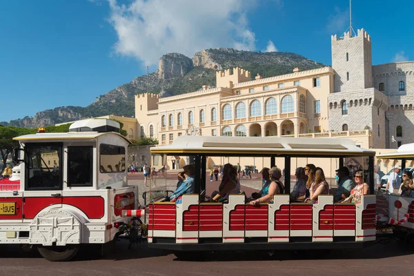 Monaco Octubre 2017 Tren Con Turistas Largo Del Palacio Nacional —  Fotos de Stock