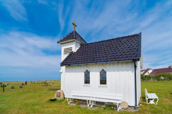 Capilla blanca pequeña — Foto de Stock