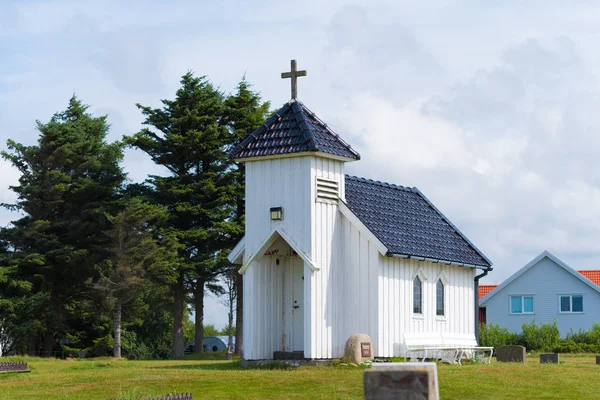 Capilla blanca pequeña — Foto de Stock