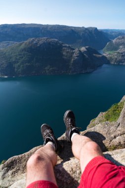 Müezzin kayası Norveç