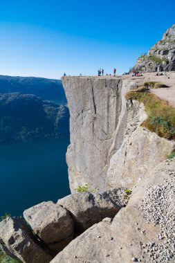 Müezzin kayası Norveç