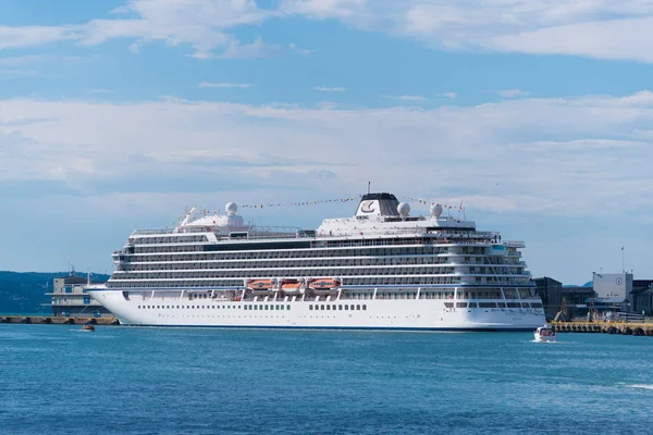 Cruise ship in Bergen, Norway — Stock Photo, Image