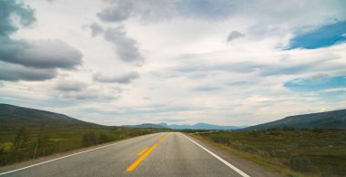 Norveç 'te boş yol