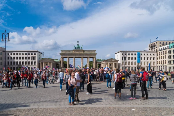 Berlín Alemania Agosto 2020 Cientos Miles Personas Manifiestan Las Calles — Foto de Stock
