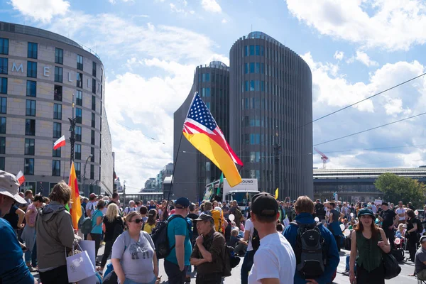 Berlim Alemanha Agosto 2020 Centenas Milhares Pessoas Manifestam Nas Ruas — Fotografia de Stock