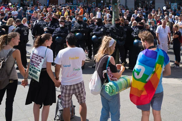 Berlim Alemanha Agosto 2020 Centenas Milhares Pessoas Manifestam Nas Ruas — Fotografia de Stock