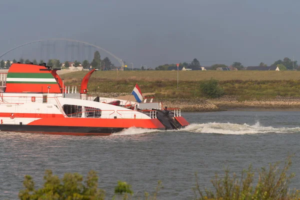 Binnenvaart Nederlandse Rivier — Stockfoto