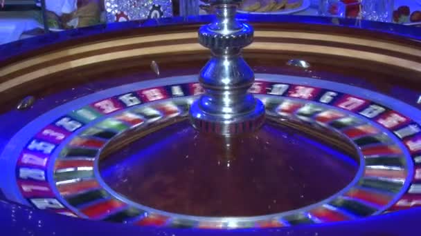 赌场轮盘旋转, 在游戏中的球, 轮盘旋转轮 — 图库视频影像