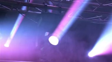 Sahne ışıkları sis ile konser, bir konsol, aydınlatma konser sahne, Sahne Alanı'nda aydınlatma eğlence konser sahne ışıkları