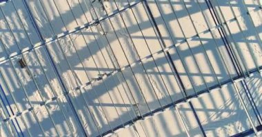 Modern depo inşaat alanında, yeni bir ticari bina inşaat bir modern fabrika veya Ambar, modern endüstriyel dış Yapısal çelik yapısı