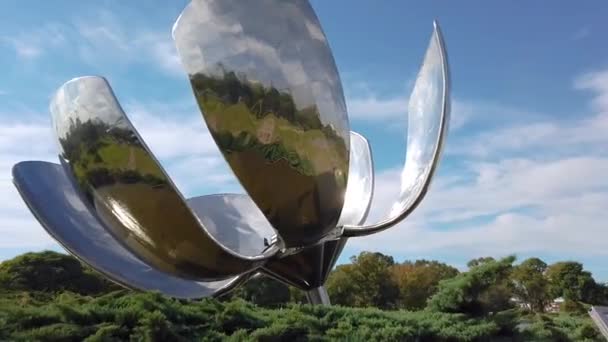 Floralis Generica, Buenos Aires, Arjantin — Stok video