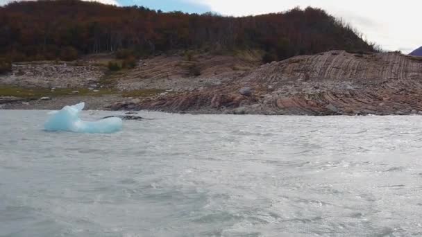 Blue Glacier Gray slow motion, Gray Glacier Patagonia slow motion, Veduta panoramica del lago Gray, Patagonia, Cile — Video Stock