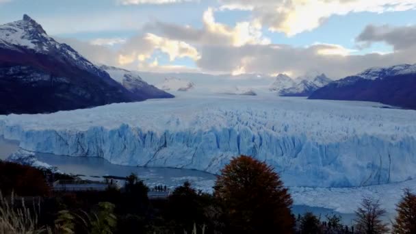 Перито Морено Ледник Timelapse. Ледник Перито-Морено в национальном парке Лос-Гласиарес, Патагония, Аргентина — стоковое видео