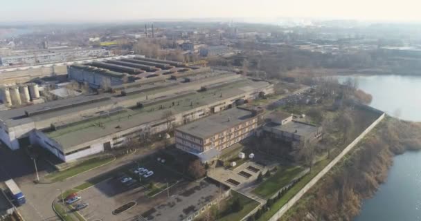 Ansicht der Metallfabrik von oben. Große Fabrik von oben — Stockvideo