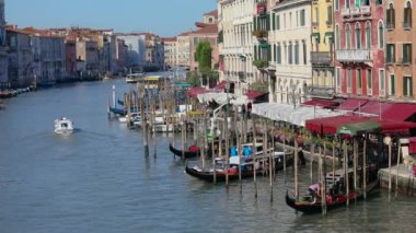 Büyük Kanal 'da Gondolcular, Venedik, İtalya. Eski Venedik Şehri