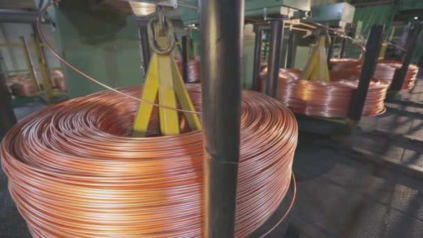 Copper cable spool rotation, copper cable manufacturing process — Stock Video