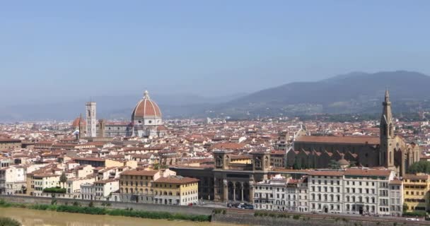 Panoramiczny widok na Florencję z tarasu widokowego. Stare włoskie miasto florencja, panorama — Wideo stockowe