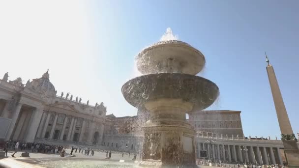 聖ペテルス広場の噴水。イタリア、ローマ, — ストック動画