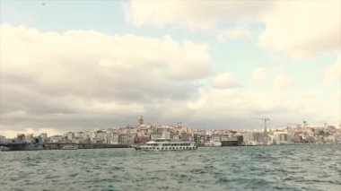 Boğazın diğer tarafından Galata Kulesi 'nin görüntüsü, Galata Kulesi.