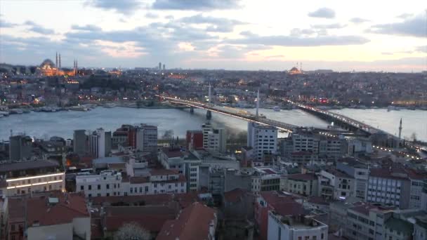 Bridge over the Golden Horn. Ataturk Bridge in the evening — Stock Video