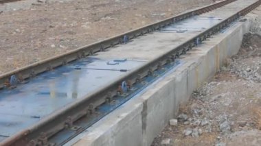 Ağırlığı ölçmek için endüstriyel ekipman. Vagon tartı istasyonları, tartı istasyonu, tartı köprüsü