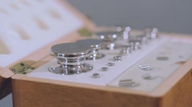 Elektronik ölçek kalibrasyon prosedürü. Ağırlık ayarlama, Kalibrasyon Ölçekleme.