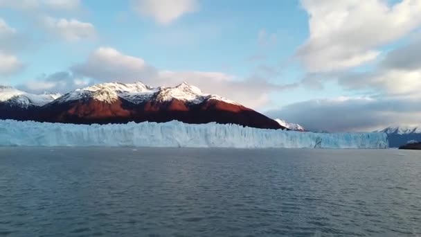 Szürke gleccser Patagónia, panorámás kilátás a Szürke-tóra, Patagónia, Chile — Stock videók