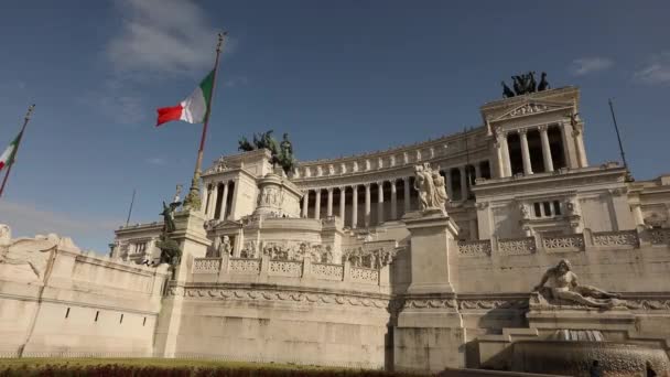 Monument över Victor Emmanuel II på Venedigs torg i Rom, Italien — Stockvideo