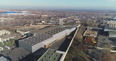 Havadan modern fabrika, yukarıdan modern fabrikanın dışı, yeni fabrikayı kapsıyor.
