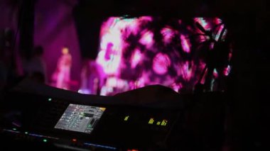 Ses ekipmanı. Ses kontrol paneli. Profesyonel müzik karıştırıcı