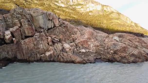 Blue Glacier Gray, Patagonien. Blå glaciär i patagonien, klyfta — Stockvideo